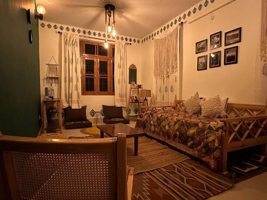 Living room, Seating area