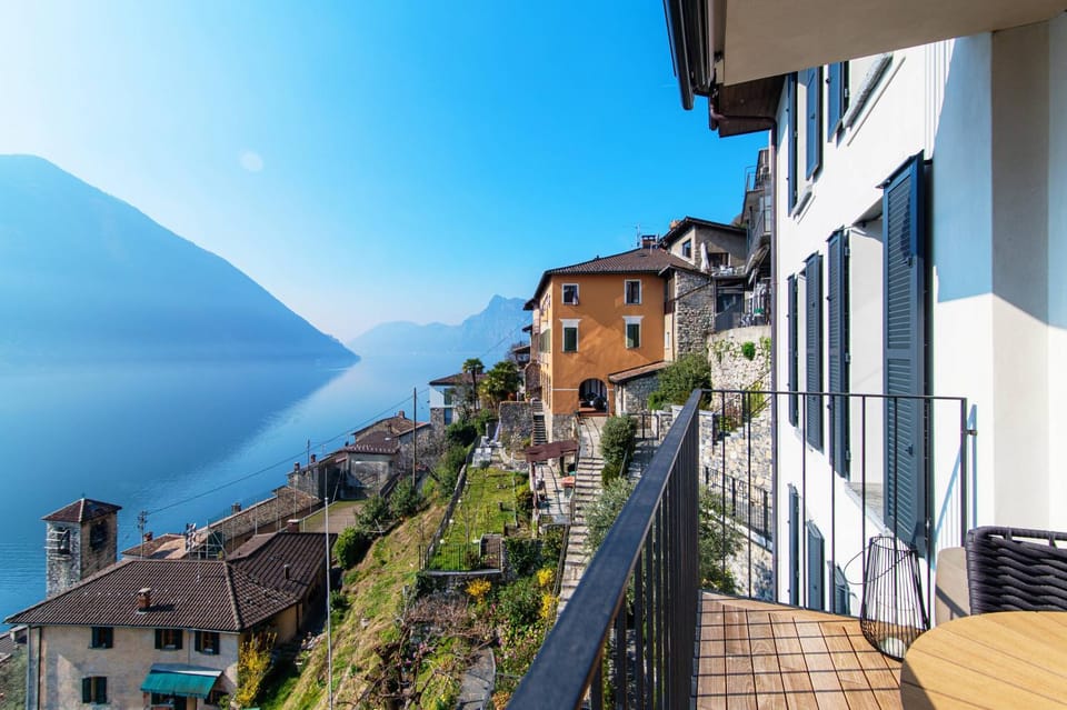 Balcony/Terrace, Mountain view