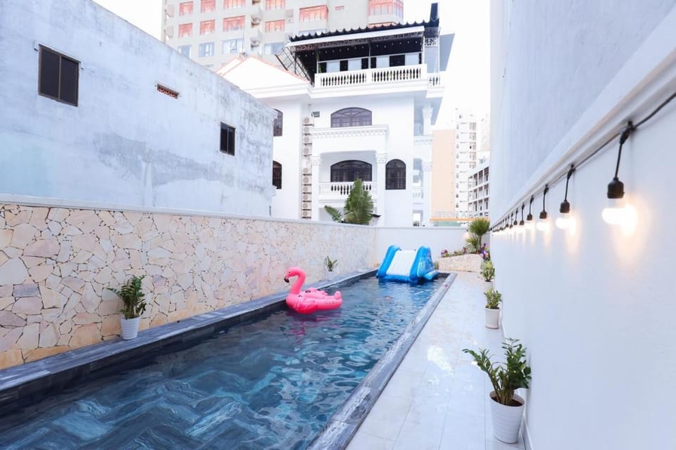 Swimming pool