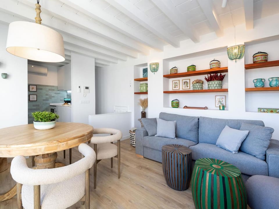 Kitchen or kitchenette, Living room, Seating area