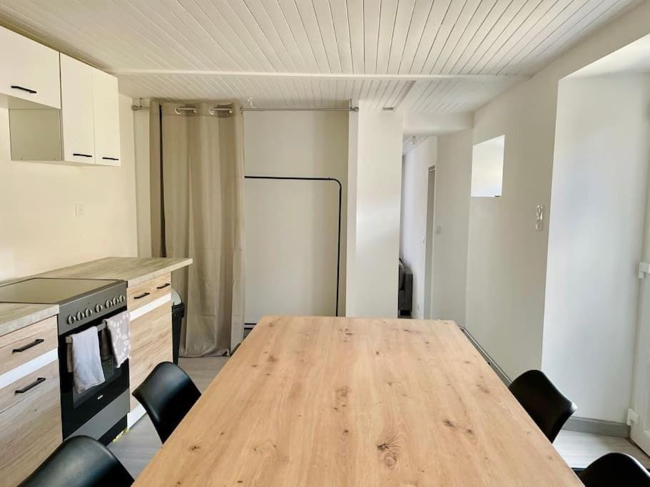 Agréable maison de village avec balcon House in Auvergne-Rhône-Alpes