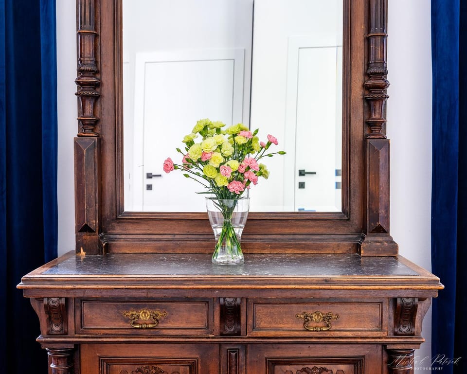 Living room, Decorative detail