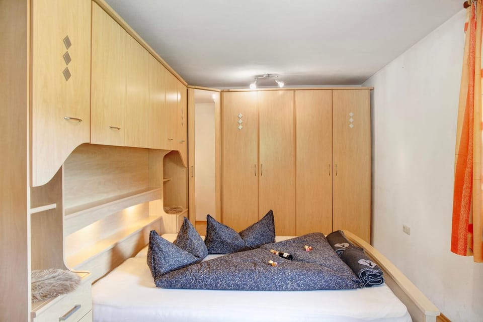 Property building, Living room, Bedroom