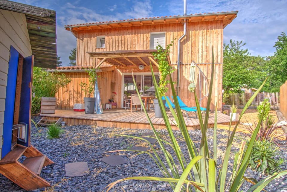 Property building, Patio, Garden, Garden view