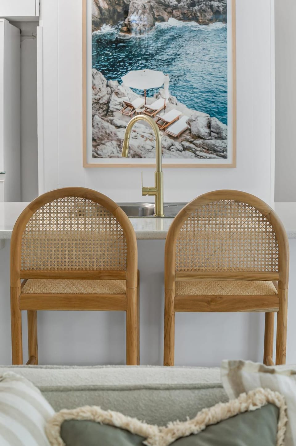 Amalfi on Alex: Seaside 2 Bedroom Retreat Apartment in Sunshine Coast