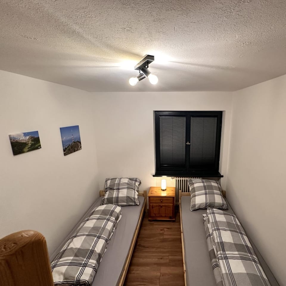 Bed, Bedroom, Guests, wardrobe