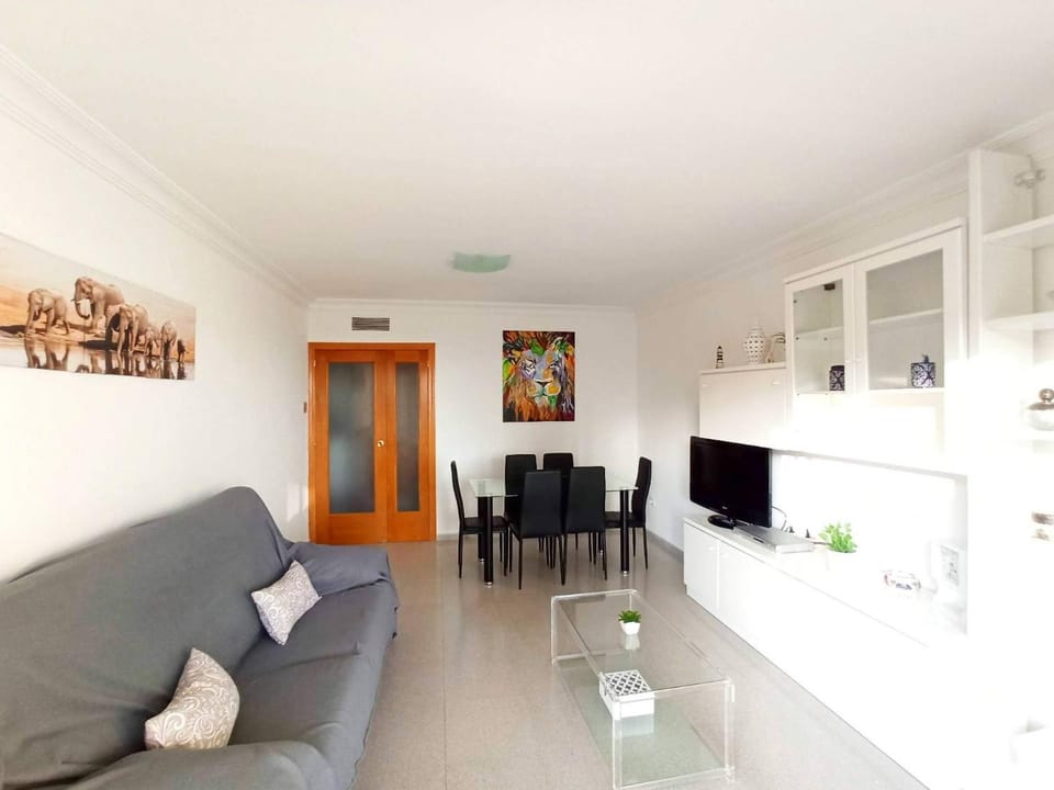 TV and multimedia, Dining area, air conditioner