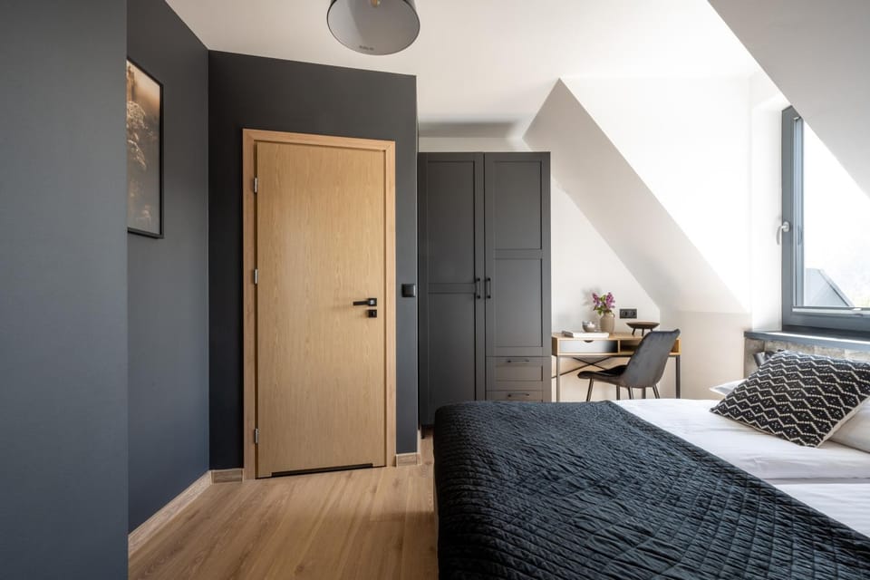 Bed, Photo of the whole room, Bedroom, wardrobe