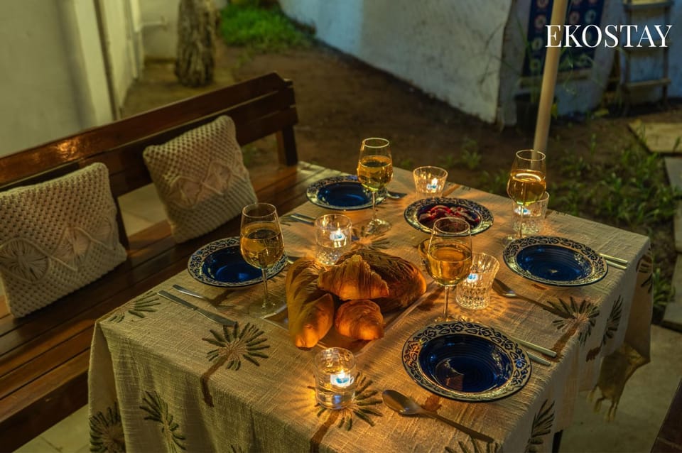 Food and drinks, Dining area, Drinks, Alcoholic drinks
