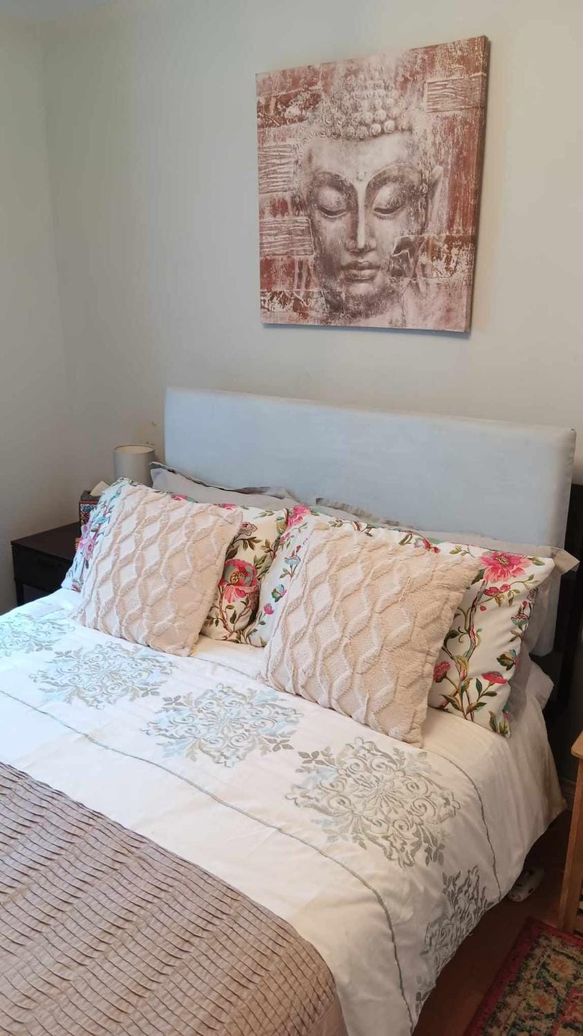 Mountain View Double Room Ideal for Mourne Hikes Cycling & Event Weekends Vacation rental in Warrenpoint