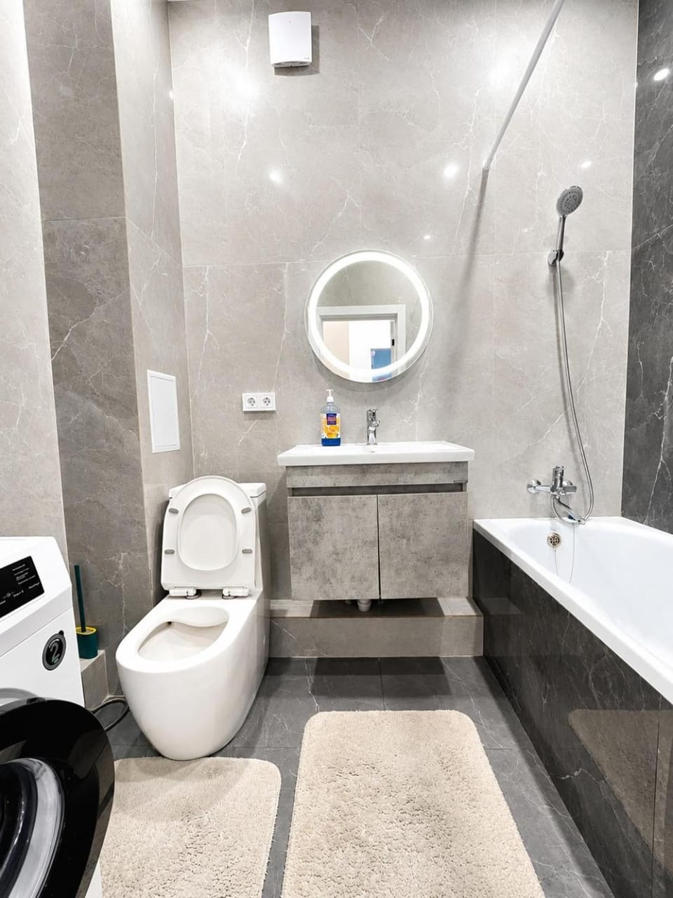 Евродвушка Хан-шатыр 433 Apartment in Kazakhstan