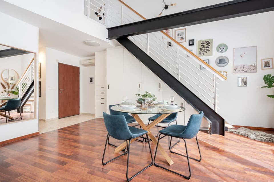 Spacious rooftop home with parliament&Danube view Apartment in Budapest
