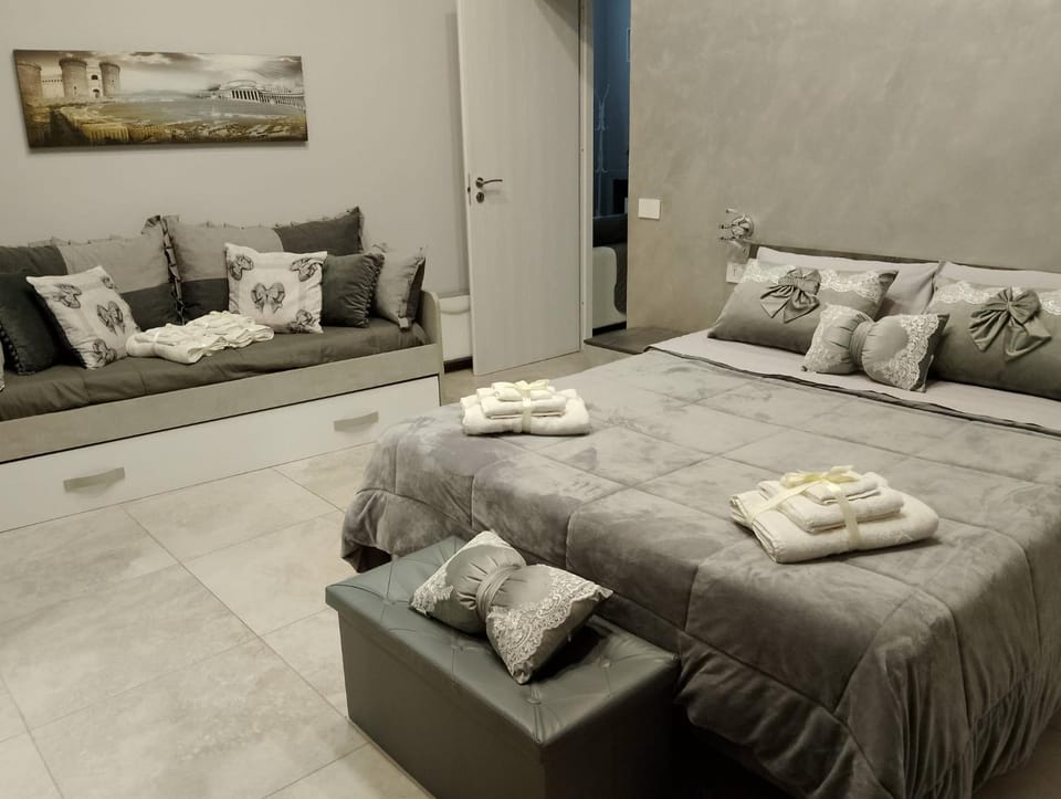 Mary House Napoli Centro Apartment in Naples