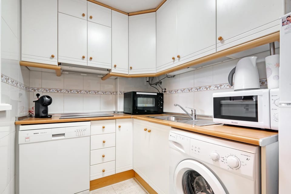 Kitchen or kitchenette, Living room