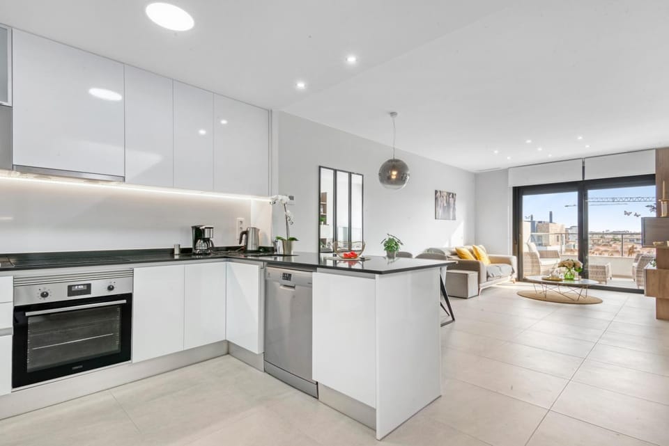 Kitchen or kitchenette, Living room