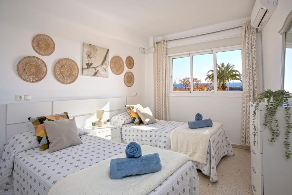 Bed, Photo of the whole room, Bedroom, towels, air conditioner