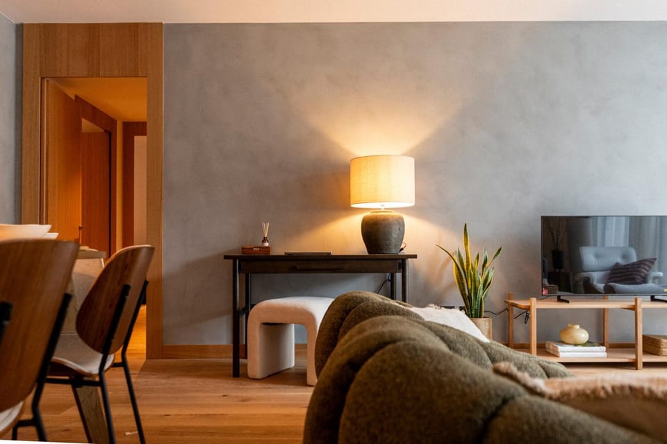 Communal lounge/ TV room, TV and multimedia, Living room, Seating area, Evening entertainment