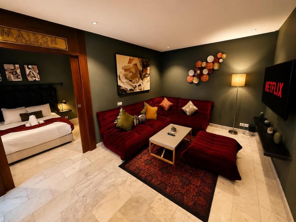 Cosy/Lux/Unique/Jacuzzi/Parking/ Apartment in Casablanca