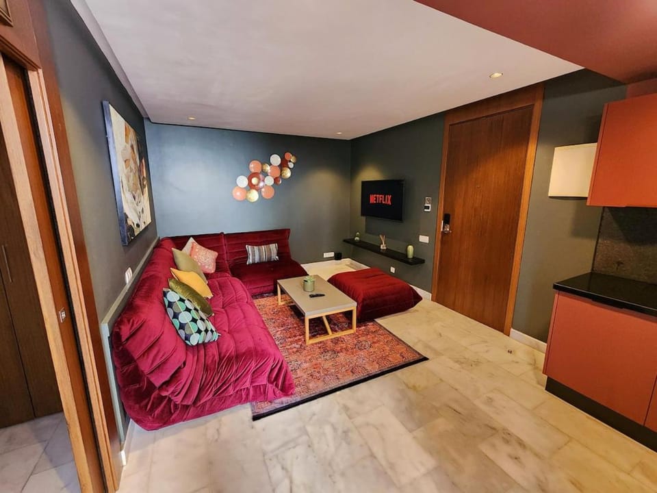 Cosy/Lux/Unique/Jacuzzi/Parking/ Apartment in Casablanca