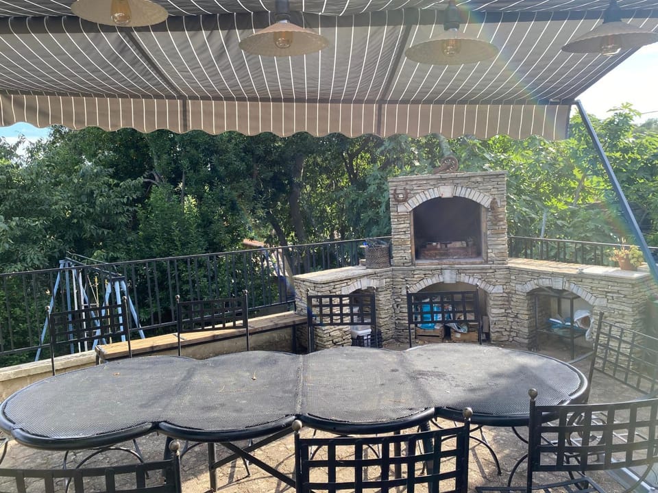 BBQ facilities, Balcony/Terrace, Dining area