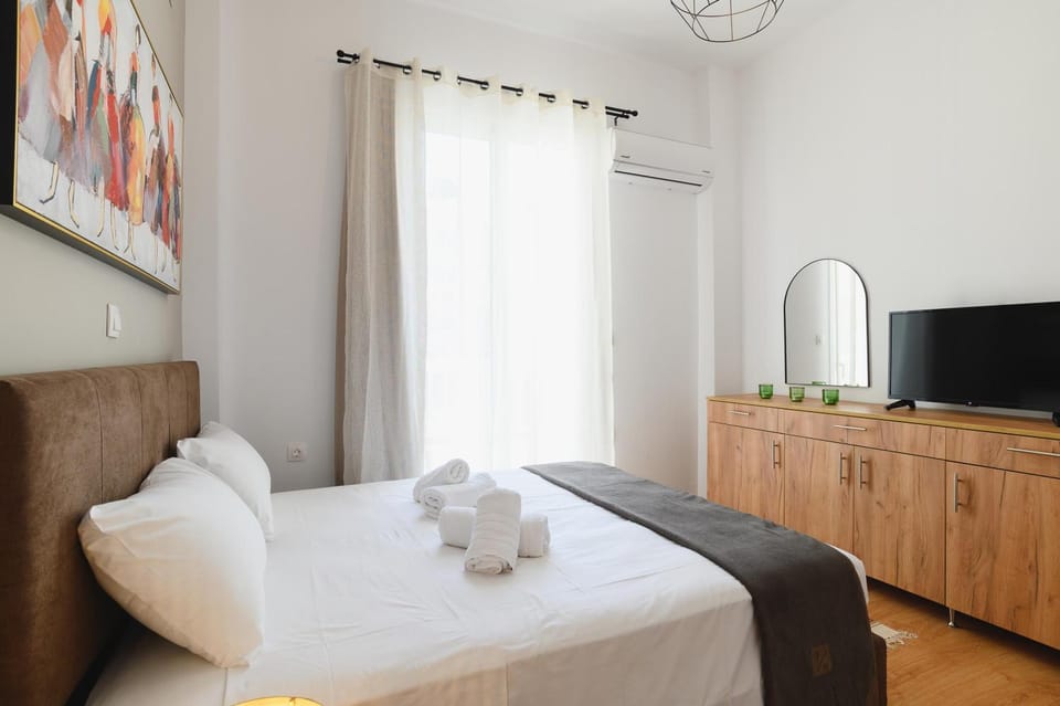 Bed, TV and multimedia, Photo of the whole room, Bedroom, air conditioner
