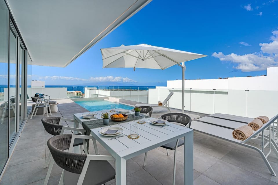 Day, View (from property/room), Balcony/Terrace, Dining area, Sea view, sunbed