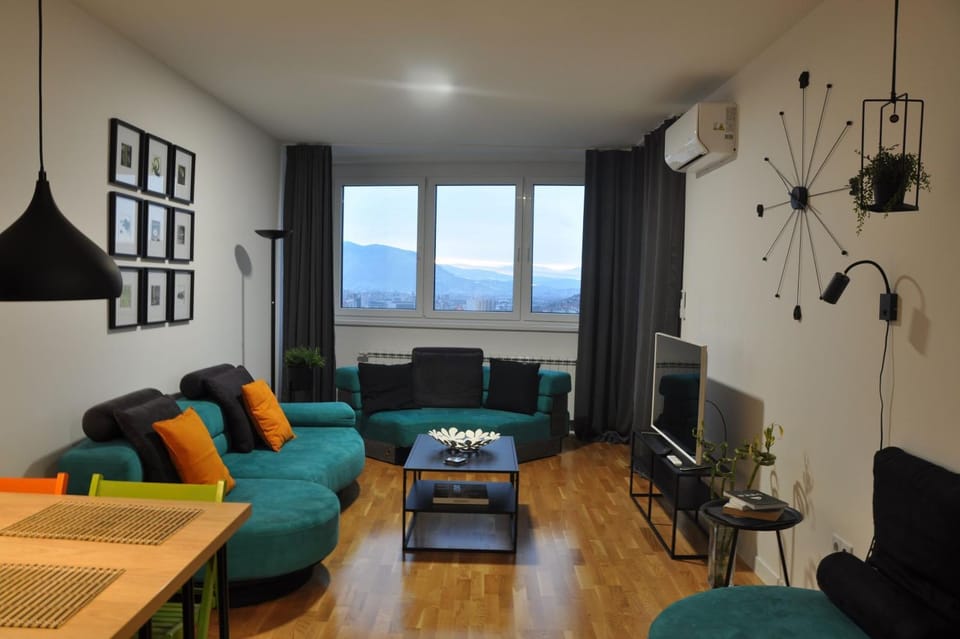 TV and multimedia, Living room, Seating area