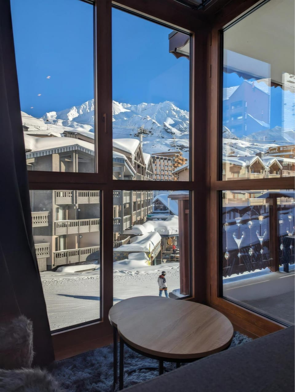 View (from property/room), Balcony/Terrace, Living room, Mountain view