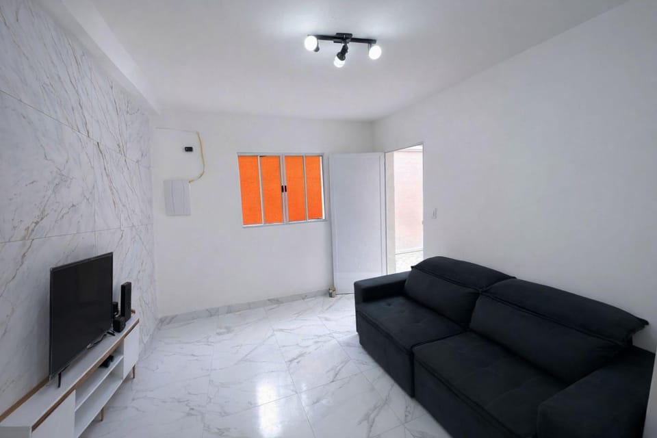 Communal lounge/ TV room, TV and multimedia, Living room, Seating area, Evening entertainment
