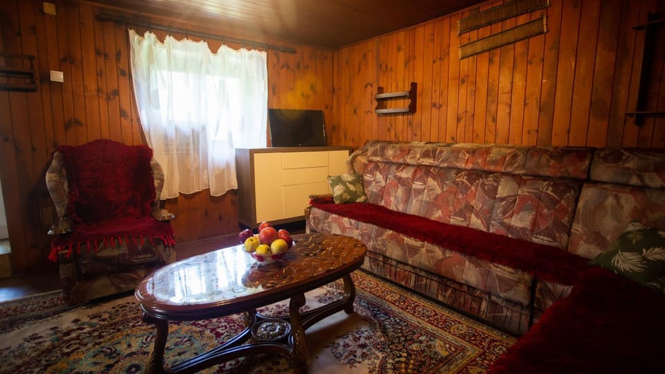 Communal lounge/ TV room, TV and multimedia, Living room, Seating area