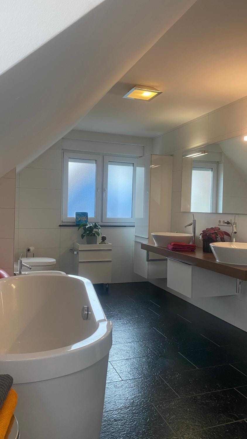 Deluxe helles Apartment mit Terrasse & WLAN zw Freiburg u Frankreich,private Zimmer für die Handwerker Vacation rental in Freiburg