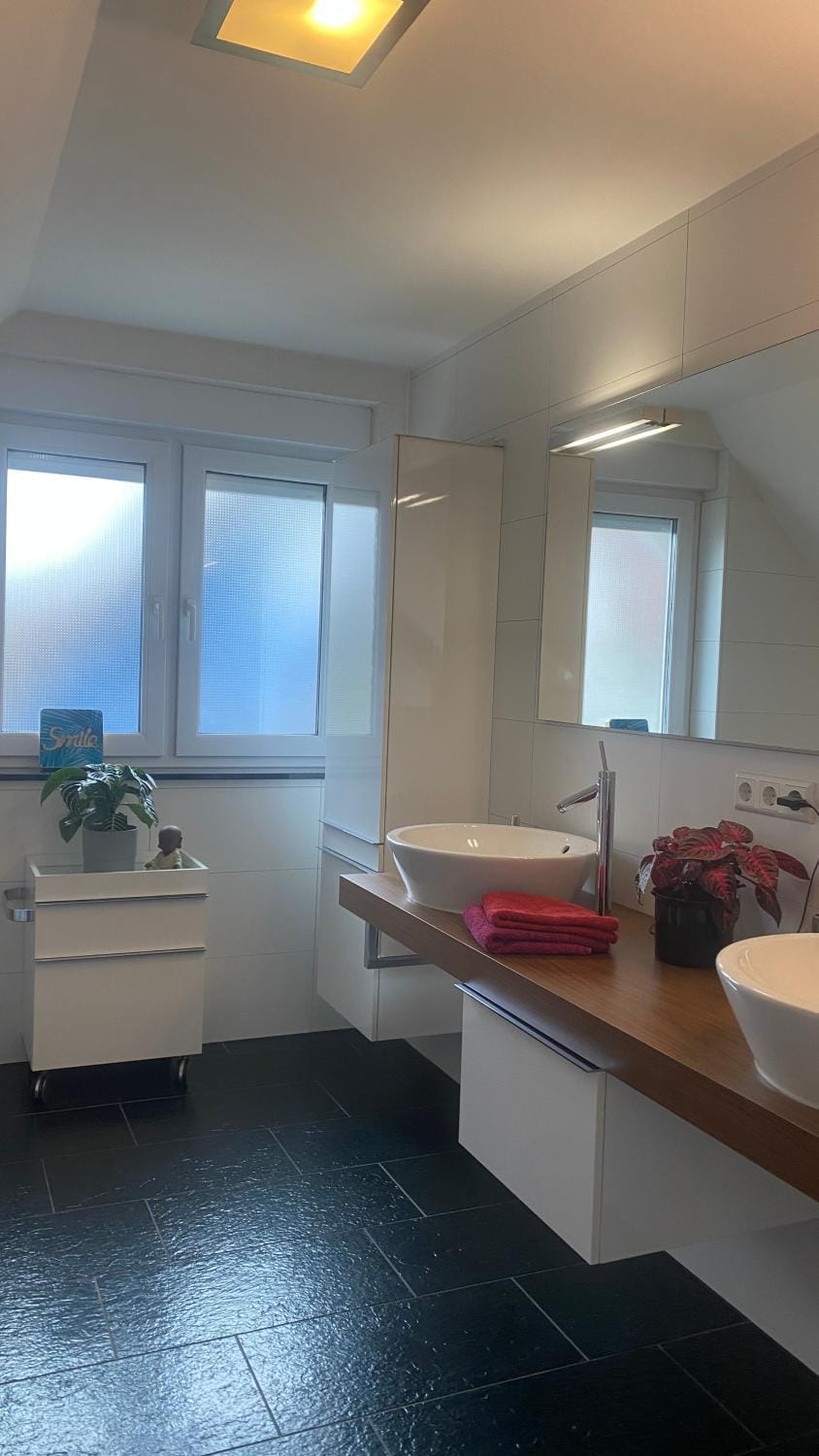 Deluxe helles Apartments mit Terrasse & WLAN zw Freiburg u Frankreich,private Zimmer für die Handwerker Vacation rental in Freiburg