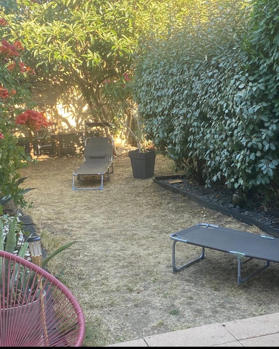 Appartement cosy avec jardin proche centre . Apartment in La Rochelle