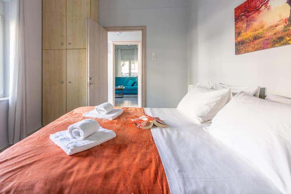 Bed, Bedroom, wardrobe, air conditioner