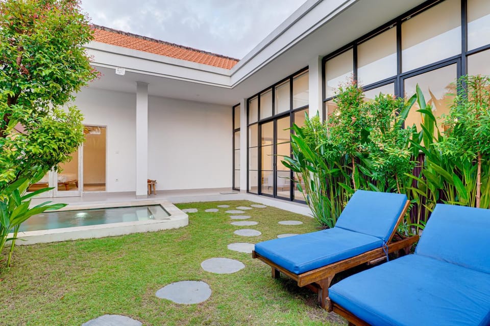 Patio, Garden, Seating area, Garden view, Swimming pool