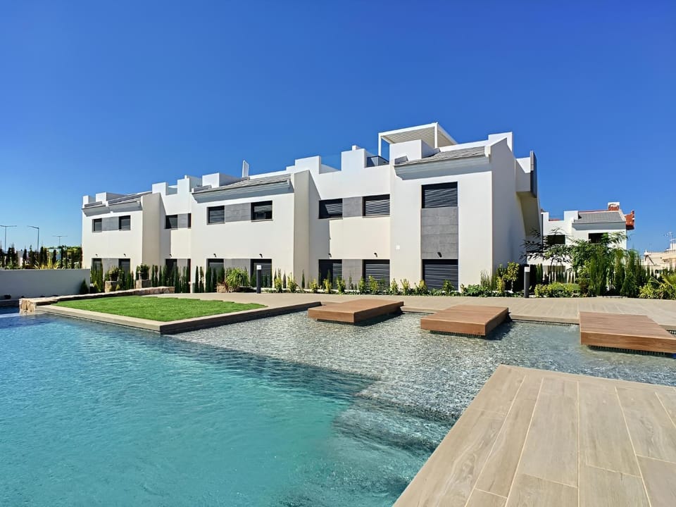 Property building, Swimming pool