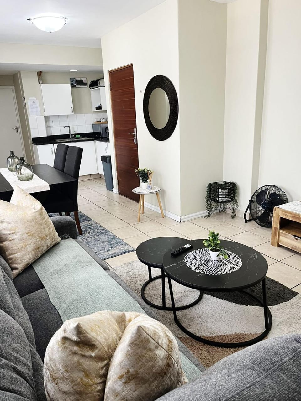 Exclusive Stays @ Rea's Oceanic Hotels Apartment in Durban