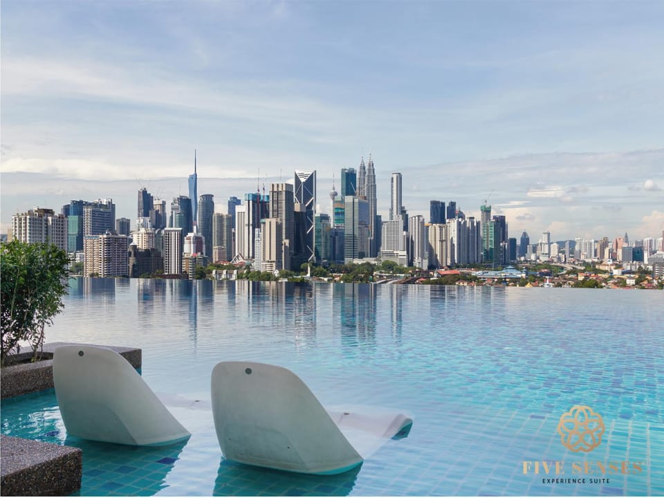 City view, Pool view, Swimming pool