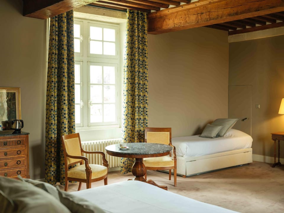 Bed, Night, Photo of the whole room, Bedroom