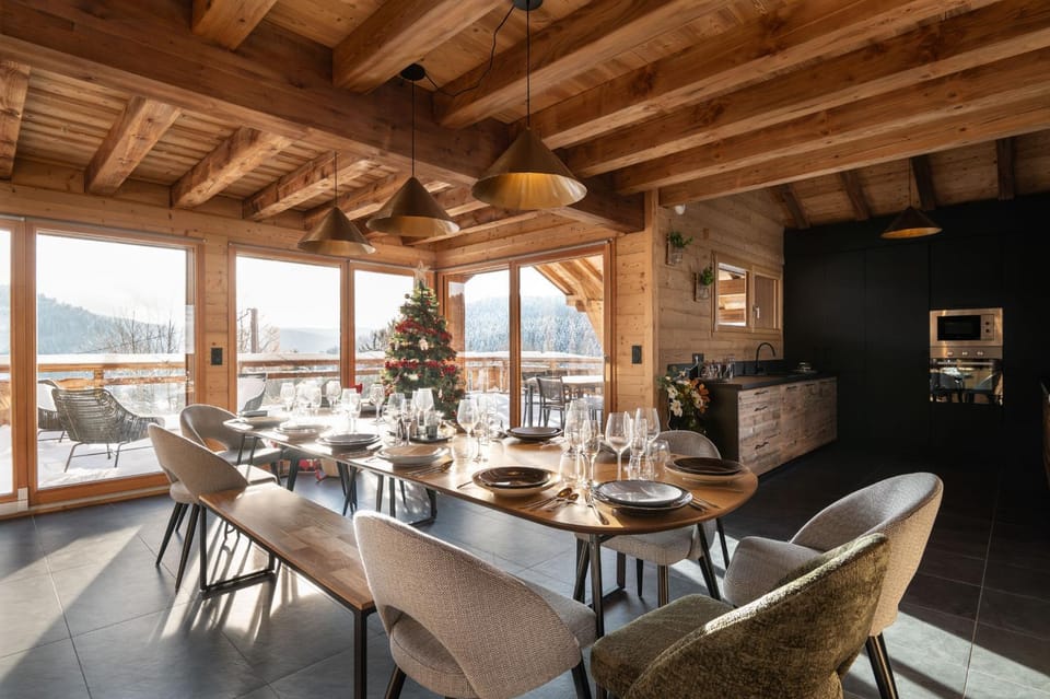 Natural landscape, Dining area, Mountain view