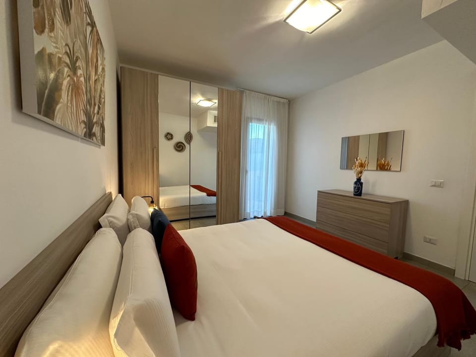 Bed, Photo of the whole room, Bedroom, hair dresser, wardrobe