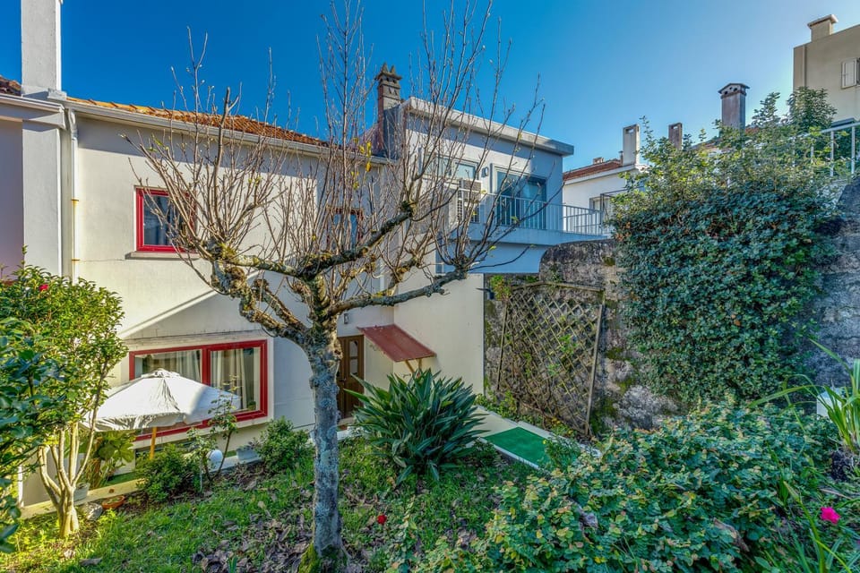 Property building, Garden, Balcony/Terrace, Garden view