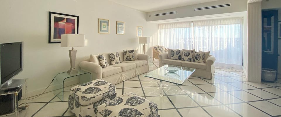 Intemporal Duplex Marina T2 HsR Marina Vilamoura Apartment in Quarteira