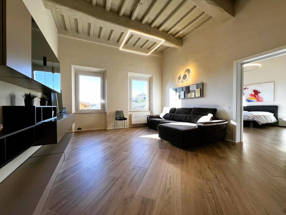 Bed, Living room, Photo of the whole room, Seating area, Bedroom