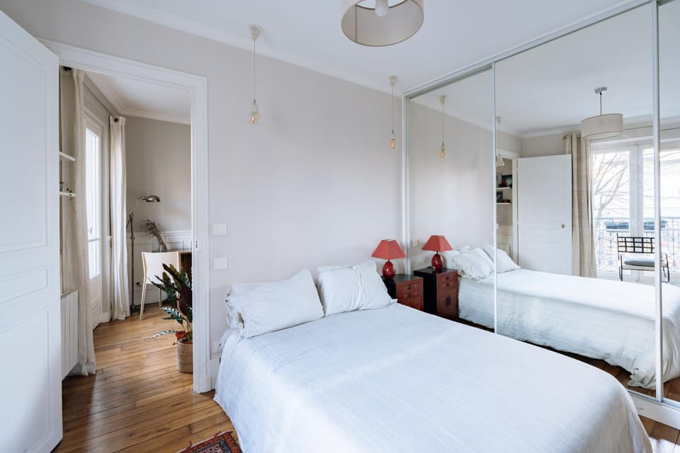 Charming 1BD Apartment w intimate Patio Jaurès ! Apartment in Paris