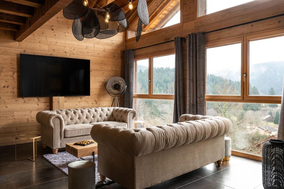 Natural landscape, TV and multimedia, Living room, Mountain view