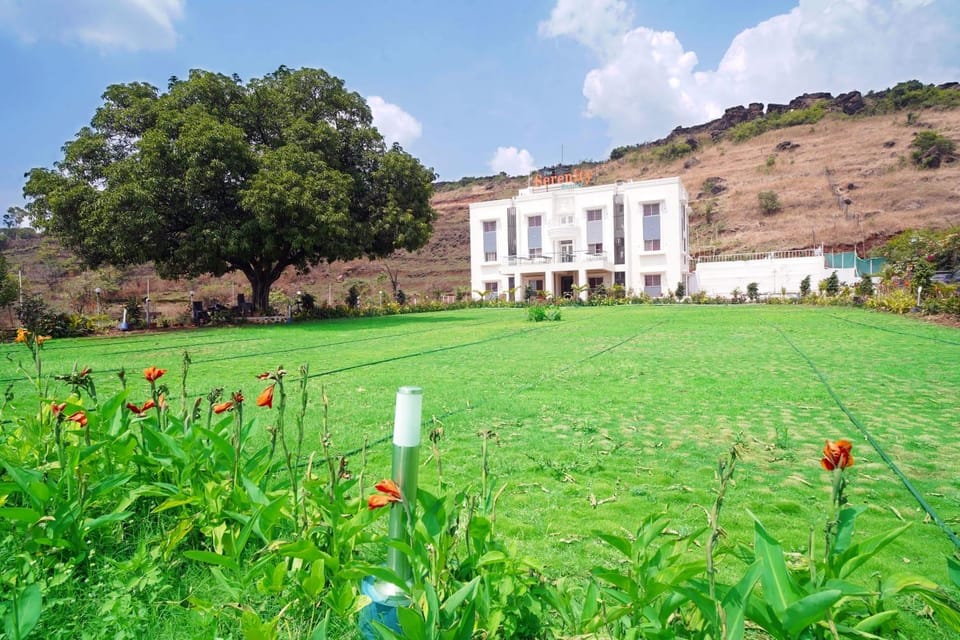 Property building, Natural landscape, Garden view