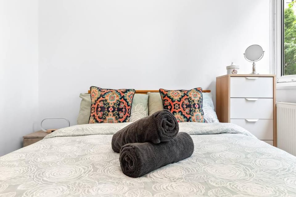 Bed, Photo of the whole room, Bedroom, towels, wardrobe