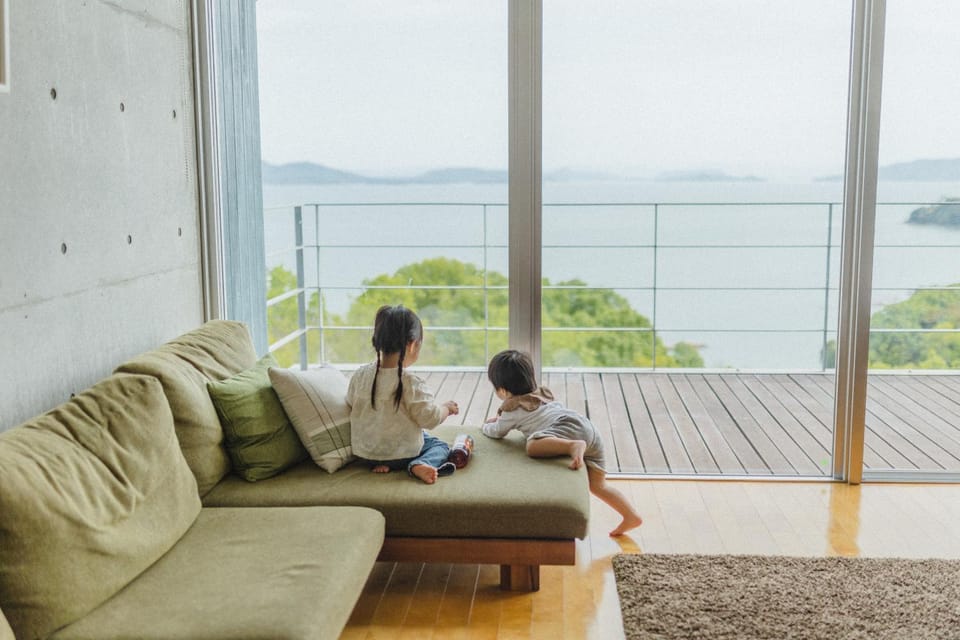 People, View (from property/room), Balcony/Terrace, Sea view, children, Family