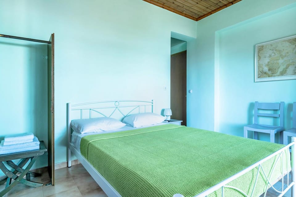 Property building, Living room, Bedroom